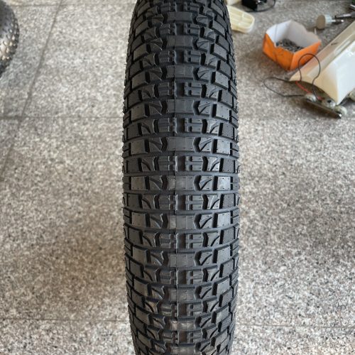 XuanCheng 20x5.0 bike black tire