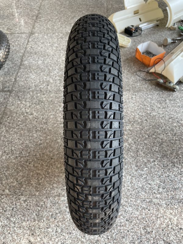 XuanCheng 20x5.0 bike black tire